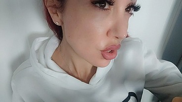 nose nose sexy nose with golden treasure inside