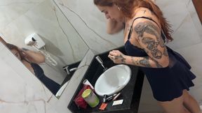 I Spied on My Boyfriend in the Bath and Came Back Masked, He Came in My Mouth Without Knowing That It Was Me Complete