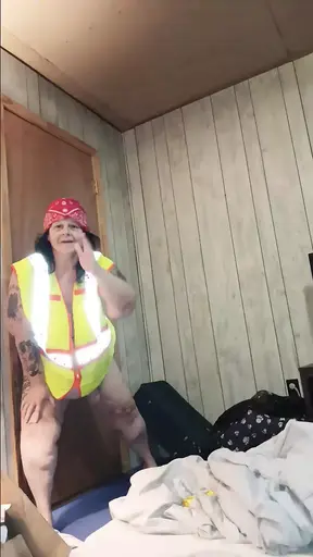 This Horny Construction Worker Picks up Trash N Lets U Bend That Ass