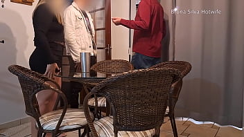 Mulher casada se arruma para receber o neg&atilde_o em casa - Bruna Silva Hotwife