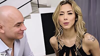 Flawless Latina Babe Veronica Leal Gets Rough Anal After Warming Her Ass