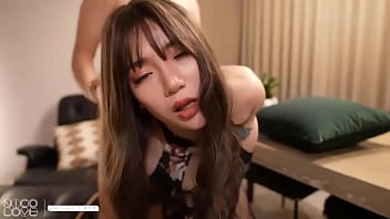 Black Silk Cheongsam Beauty Gets Delivered to Rich Man in Hotel