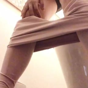 Cute girl masturbating and cumming in yoga wear