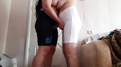 My girlfriend and I cum quick at the party with mutual masterbation