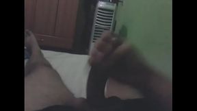 Segundo v&iacute_deo, punheta leite grosso