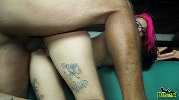 Mila Spook e Tony Tigrão em uma pegada forte no salão