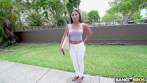 Sommer Isabella, Mr. Pete Dating Advice On The Bus / 29.8.2018