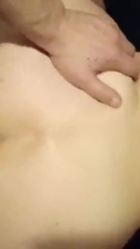 MILF Blanca Culona Le Encanta Que La Empotren a 4 Patas Y Se Corran Un Su Culo