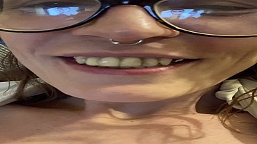 Je suis pleine de jus, mon porno était trooooop bien !