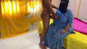 Egyptian Big Ass &amp; Huge Tits Hot Aunty Room Share With Hotel Guy!