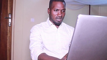 PORN INITIATION OF NIGERIAN MANDINGO ACTOR BY PROFESSIONAL ACTRESS LISA ANN AFTER SEE HER PORN MOVIES AT XVIDEOS ON INTERNET. MANDINGO WHICH A BIG DICK COOK 25 INCH IN FRONT OF BIG ASS OF LISA ANN -