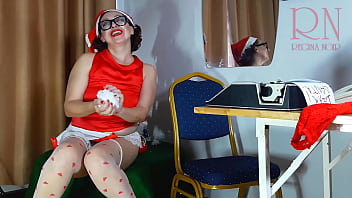 Now i&#039_m a little helper of Santa! :-) Merry XXXmas! Regina Noir Full video