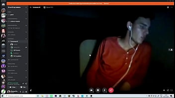 Novinha rabuda mostrou tudo para dan&ccedil_arino na webcam enquanto corno assistia tudo