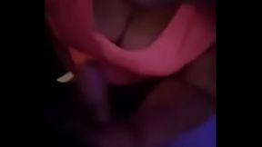 La puta mam&aacute_ de mi amiga  se la chupa a su corneado