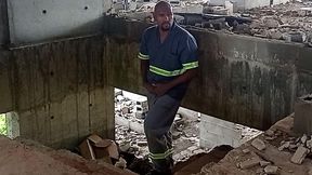 batendo uma na construcao