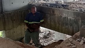 batendo uma na construcao