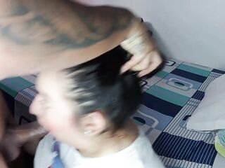 Me pongo cachondo al ver a mi hermanastra en ropa inward y le propongo un rapidin para calmar la c