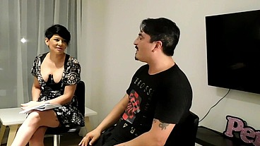 terapia de grupo termina en orgia sexual , no te lo pierdas ...primera parte