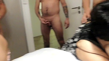 terapia de grupo termina en orgia sexual , no te lo pierdas ...primera parte