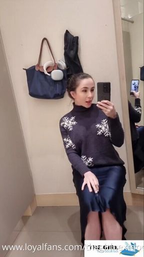 Last min Xmas shopping lead to some naughty antics in the changing room 😏