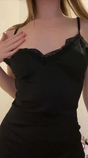 The girl takes off her nightie and wants to play with you