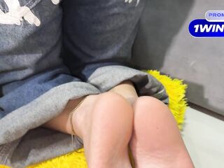 SERVITUDE Y FETICHE DE PIES CON MI VECINO PERVERTIDO DE 55 AÑOS