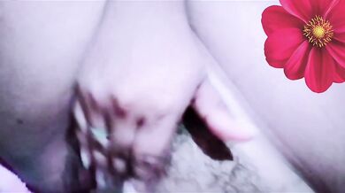 Estoy caliente pensando en mi novio y termino masturbandome