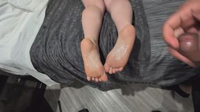 Draining my cock on her soles