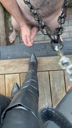 Dirty wanker jurks of on my boots