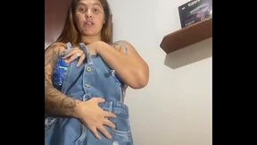 Gosto de me exibir e deixar os machos de pau duro e molhado