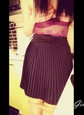 Naughty Housewife Squirts in the Kitchen and Splashes the Table Ginnagg