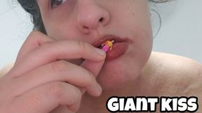 Giantess Kissing Tiny Girl - Giant Woman Tiny Lesbian Kiss