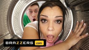 Hot - Sofia Lee Gets Stuck In The Dryer & Ends Up Getting An Anal Afternoon Delight