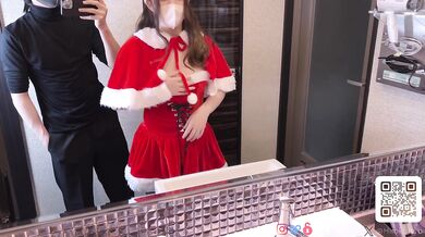 Married Woman Has Massive Squirting Orgasm at Christmas