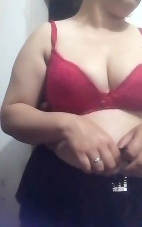Masturbating Her Standing in Front of the Webcam Recorded From the Side