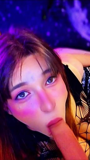 Beautifull Trans Girl Loves to Suck Big Cocks