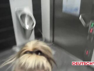 Deutsche Mother I'd Like To Fuck in der Toilette gefickt