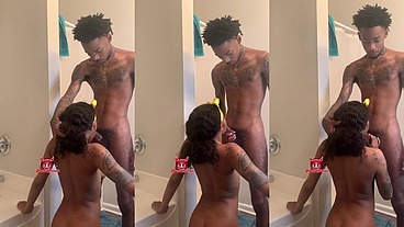 Bath blowjob