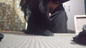 Apni biwi ko bathroom mein jakar dekh kar apna land khada kar liya