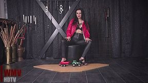 Crushing With Wooden Mules (HDTVWMV) – Lady Amira