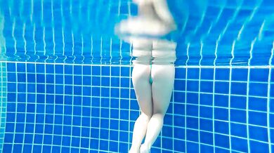 The Blonde Boss Made Men Cum Fast in the Public Pool