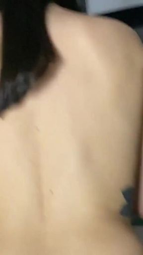 I Fucked a Tinder Guy on Our First Date and He Creampied My Pussy!