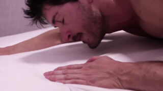 Par, uten kondom, rå, uklippet – uomskårne gutter knuller analt