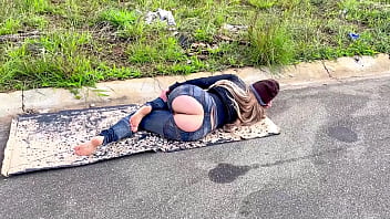MENDIGA DEU O CU POR DINHEIRO E CAG0U NO PAU NO PELO