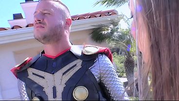 Abigail Mac Worships Every Inch of Thor'_s Mighty Cock - X-Men vs Thor Porn Cosplay Parody