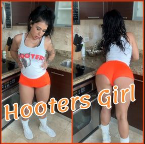 🍊  Hooters Girl 🦉