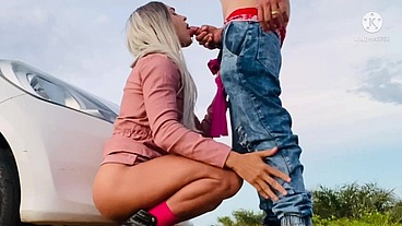 PUTARIA NA BEIRA DA ESTRADA CASAL DE NAMORADOS FUDENDO EM CIMA DO CARRO