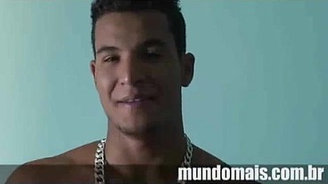 Novinho motoboy tocando punheta ate gozar