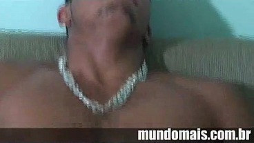 Novinho motoboy tocando punheta ate gozar