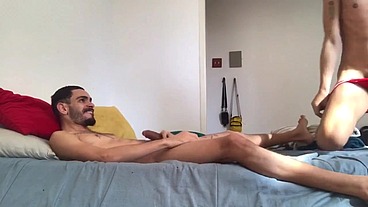 Dei de quatro com vontade pro dotado e grosso Guilherme Silva, ele fode muito gostoso e leite demais